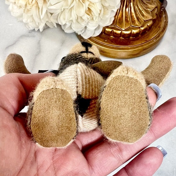 Burberry Thomas Bear Charm with Bow Tie - Picture 5 of 11